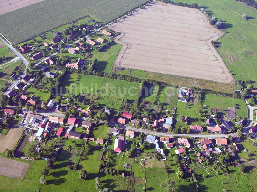 Körchow/ Mecklenburg-Vorpommern aus der Vogelperspektive: Blick auf das Dorf Körchow in Mecklenburg-Vorpommern