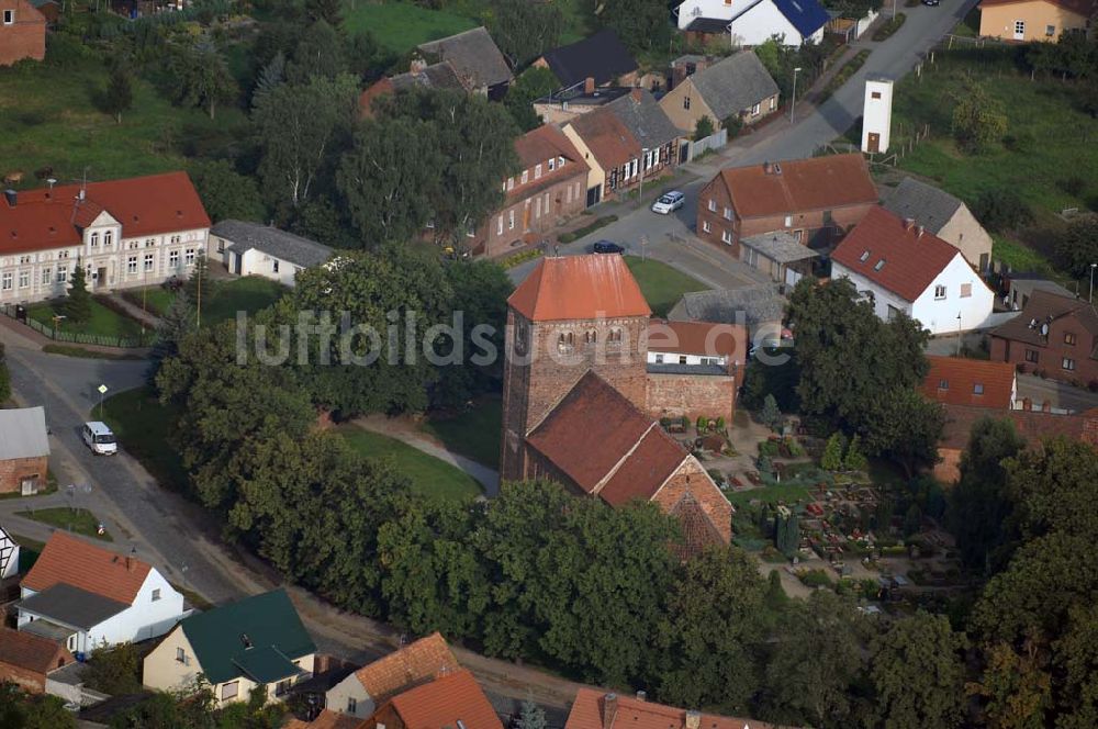 Redekin von oben - Blick auf die Dorfkirche