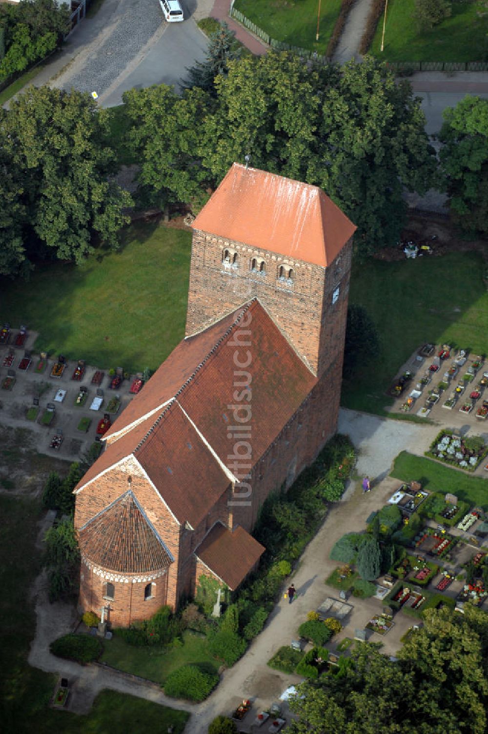 Redekin von oben - Blick auf die Dorfkirche