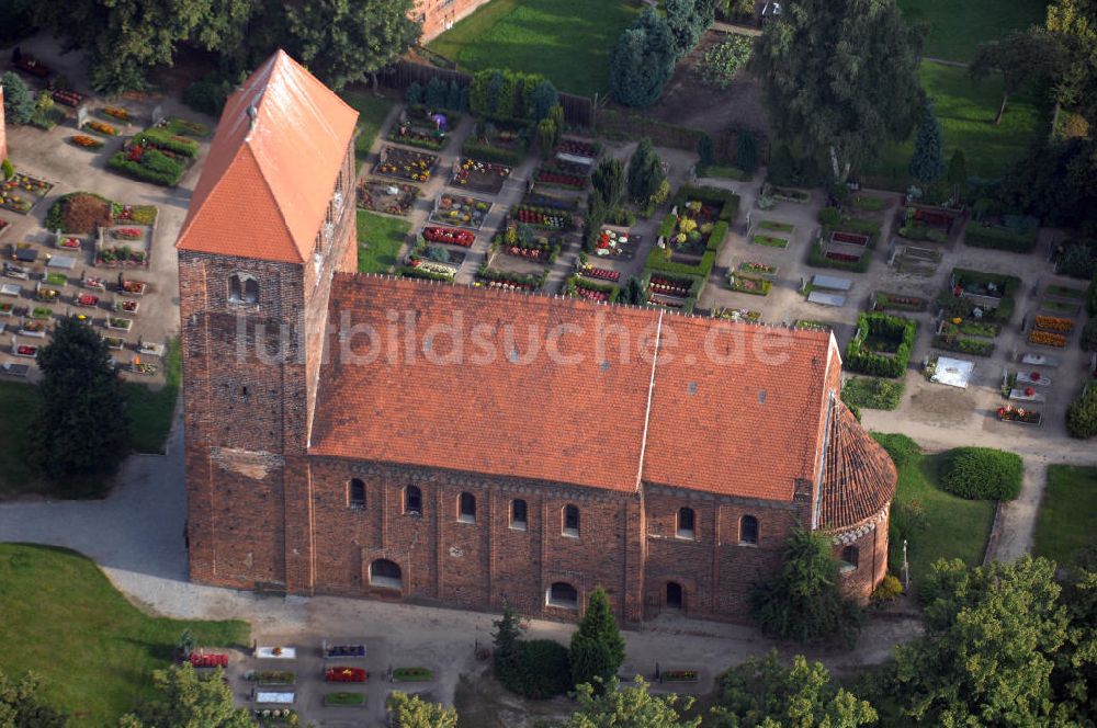 Luftaufnahme Redekin - Blick auf die Dorfkirche