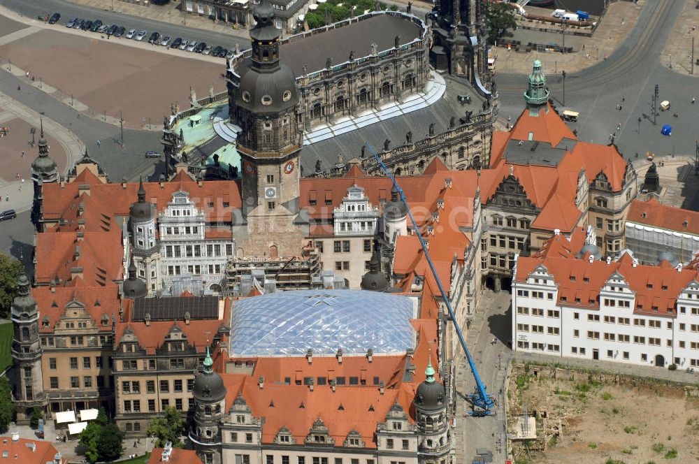 Dresden aus der Vogelperspektive: Blick auf das Dresdner Schloß in der Dresdner Altstadt