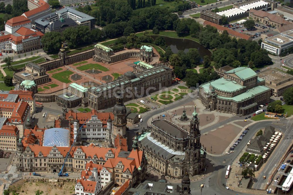 Luftbild Dresden - Blick auf das Dresdner Schloß in der Dresdner Altstadt