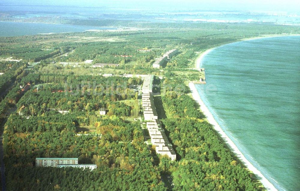 Prora / MV aus der Vogelperspektive: Blick auf die ehem. KDF-Bauten am Proraer Ostseestrand auf der Insel Rügen in Mecklenburg - Vorpommern.