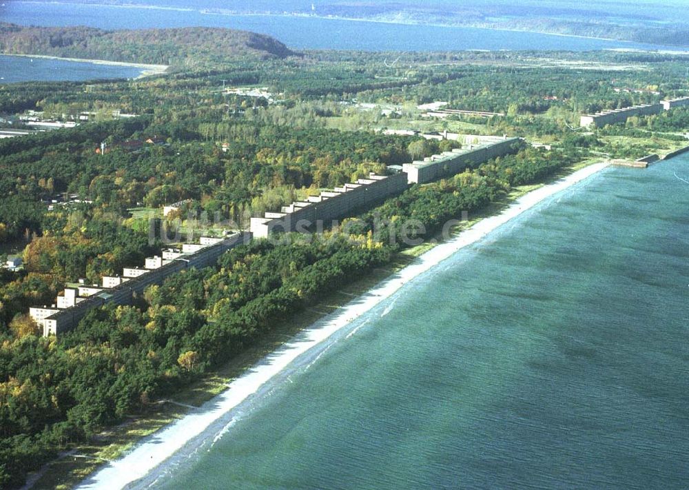 Luftaufnahme Prora / MV - Blick auf die ehem. KDF-Bauten am Proraer Ostseestrand auf der Insel Rügen in Mecklenburg - Vorpommern.