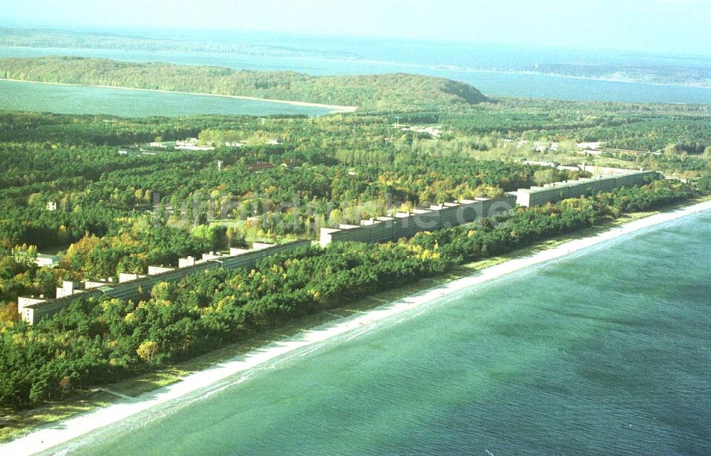 Prora / MV aus der Vogelperspektive: Blick auf die ehem. KDF-Bauten am Proraer Ostseestrand auf der Insel Rügen in Mecklenburg - Vorpommern.