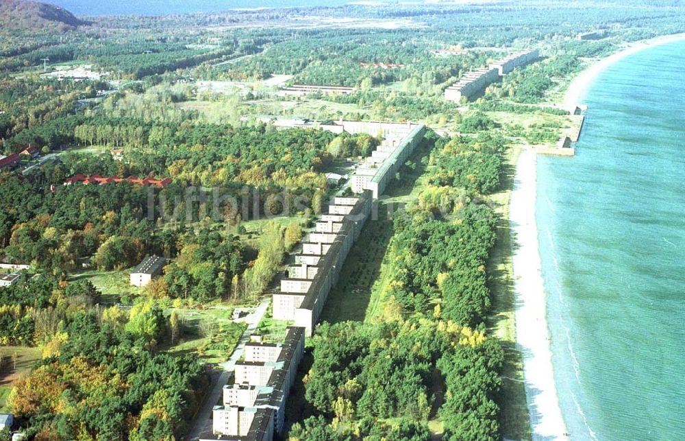 Luftbild Prora / MV - Blick auf die ehem. KDF-Bauten am Proraer Ostseestrand auf der Insel Rügen in Mecklenburg - Vorpommern.