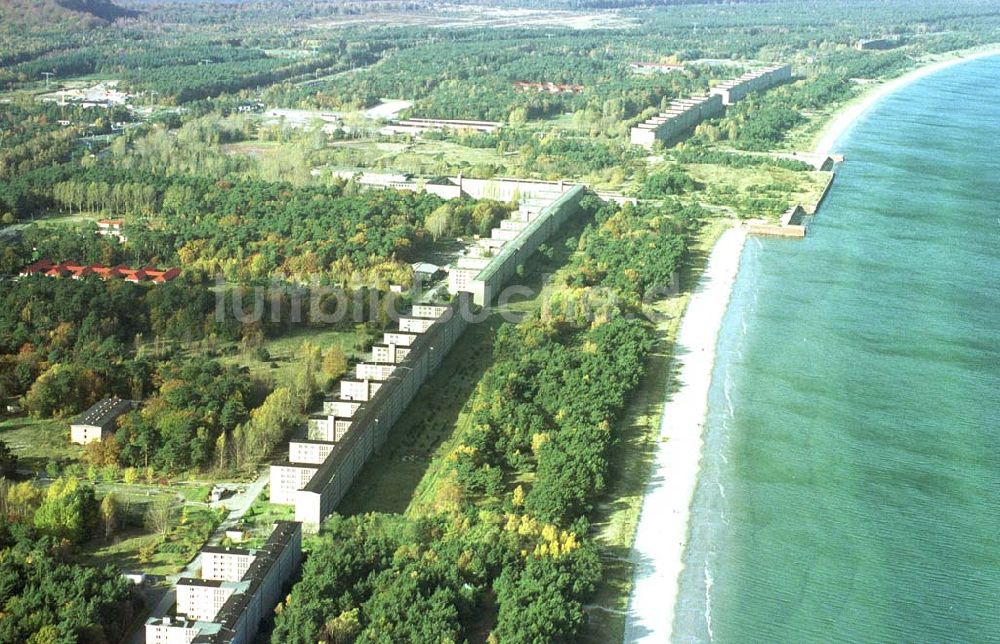 Luftaufnahme Prora / MV - Blick auf die ehem. KDF-Bauten am Proraer Ostseestrand auf der Insel Rügen in Mecklenburg - Vorpommern.