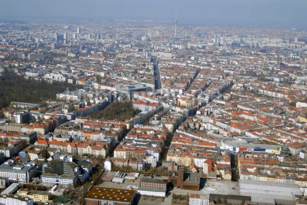 Berlin Neukölln von oben - Blick auf die ehem. KINDL-Brauerei Mainzer Strasse / Rollbergstraße am Wohngebiet Werbellinstrasse / Falkstrasse / Kopfstrasse.