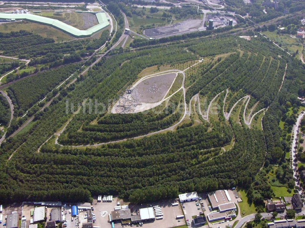 Bottrop von oben - Blick auf ehemalige Abraumhalde und heutiges Alpincenter Bottrop