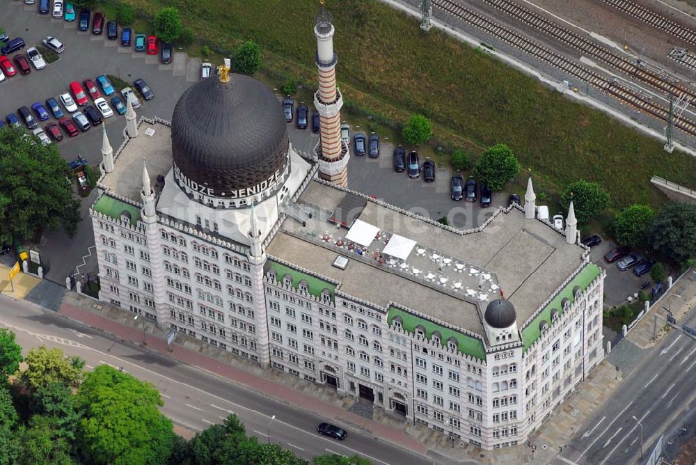 Luftbild Dresden - Blick auf das ehemalige Fabrikgebäude der Zigarettenfabrik Yenidze