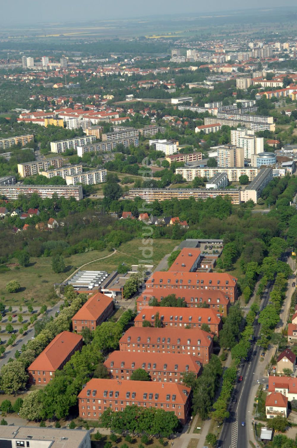 Luftbild FRANKFURT / ODER - Blick auf das ehemalige Kasernenareal an der Müllroser Chaussee 51 - 52 in 15236 Frankfurt / Oder