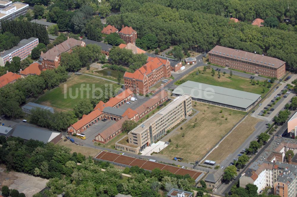 Berlin aus der Vogelperspektive: Blick auf das ehemalige Kasernengelände Am Treptower Park in Berlin