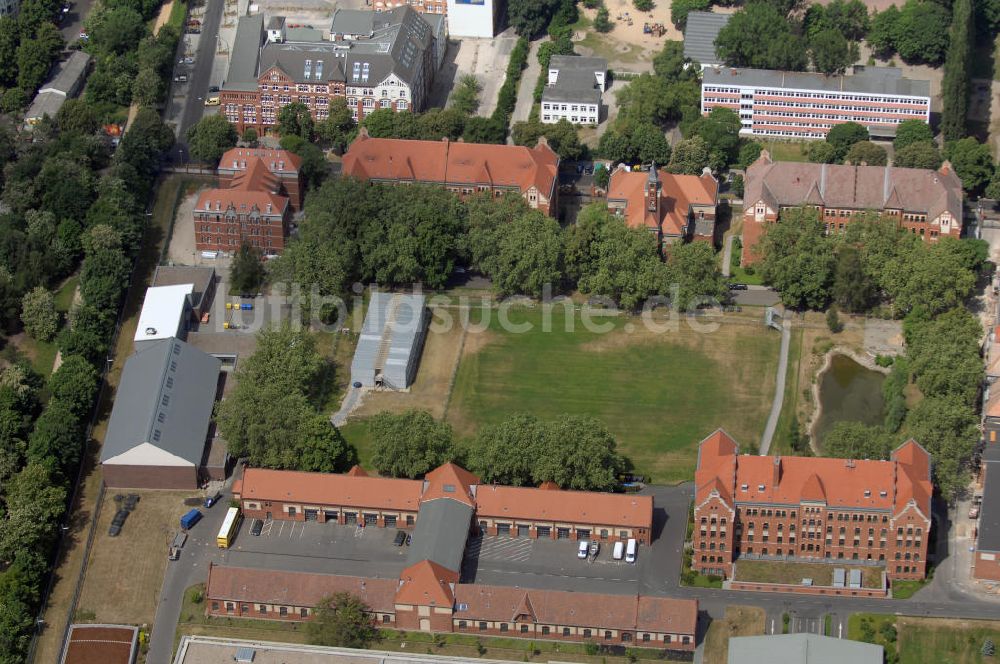 Berlin aus der Vogelperspektive: Blick auf das ehemalige Kasernengelände Am Treptower Park in Berlin