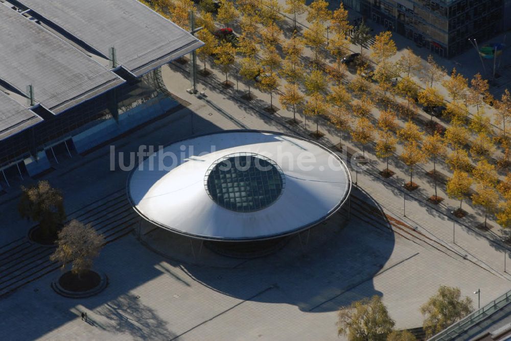 Hannover von oben - Blick auf die ehemalige Plaza-Bühne auf dem Expogelände