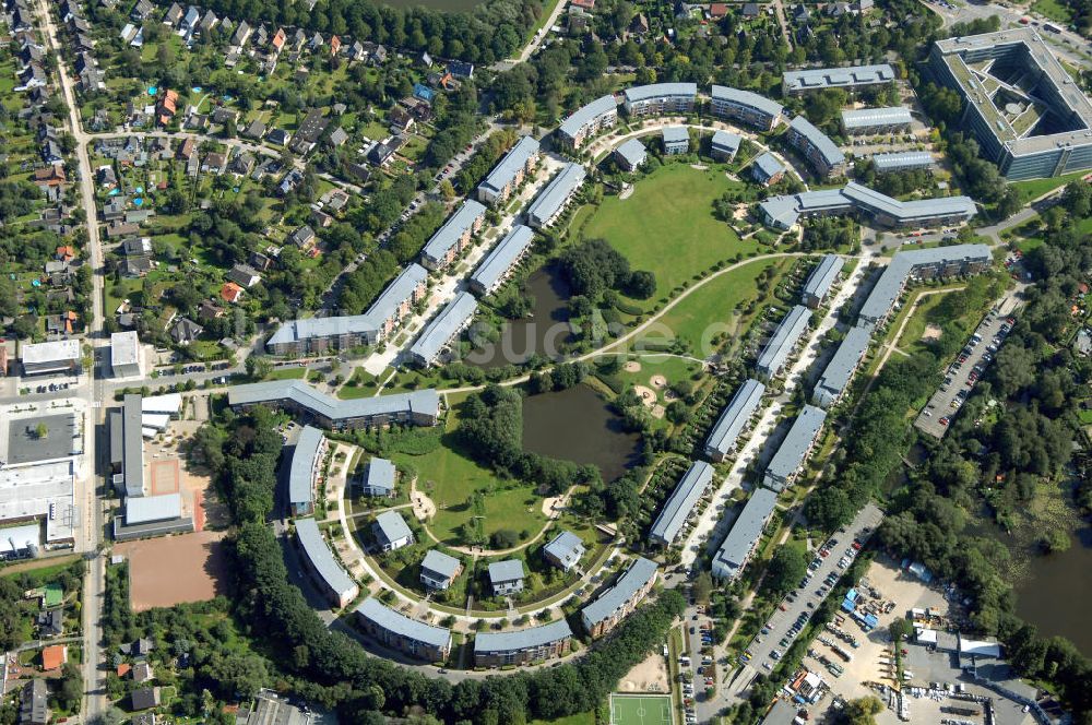 Hamburg von oben - Blick auf die ehemalige Trabrennbahn in Farmsen-Berne