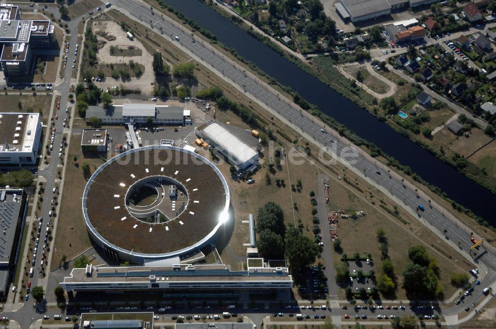 Luftaufnahme Berlin - Blick auf einen Speicherring der einzigen deutschen Synchrotronstrahlungsquelle der dritten Generation in Berlin-Köpenick