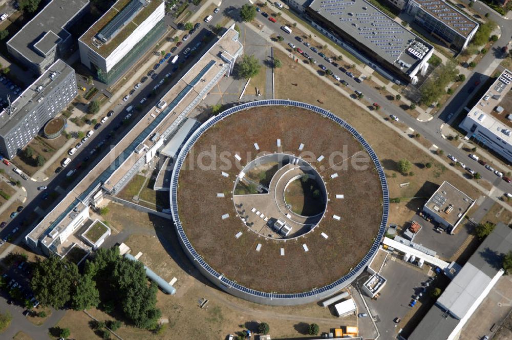 Luftbild Berlin - Blick auf einen Speicherring der einzigen deutschen Synchrotronstrahlungsquelle der dritten Generation in Berlin-Köpenick