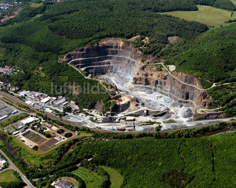 Kirn von oben - Blick auf einen Steinbruch in Kirn im Bundesland Rheinland-Pfalz