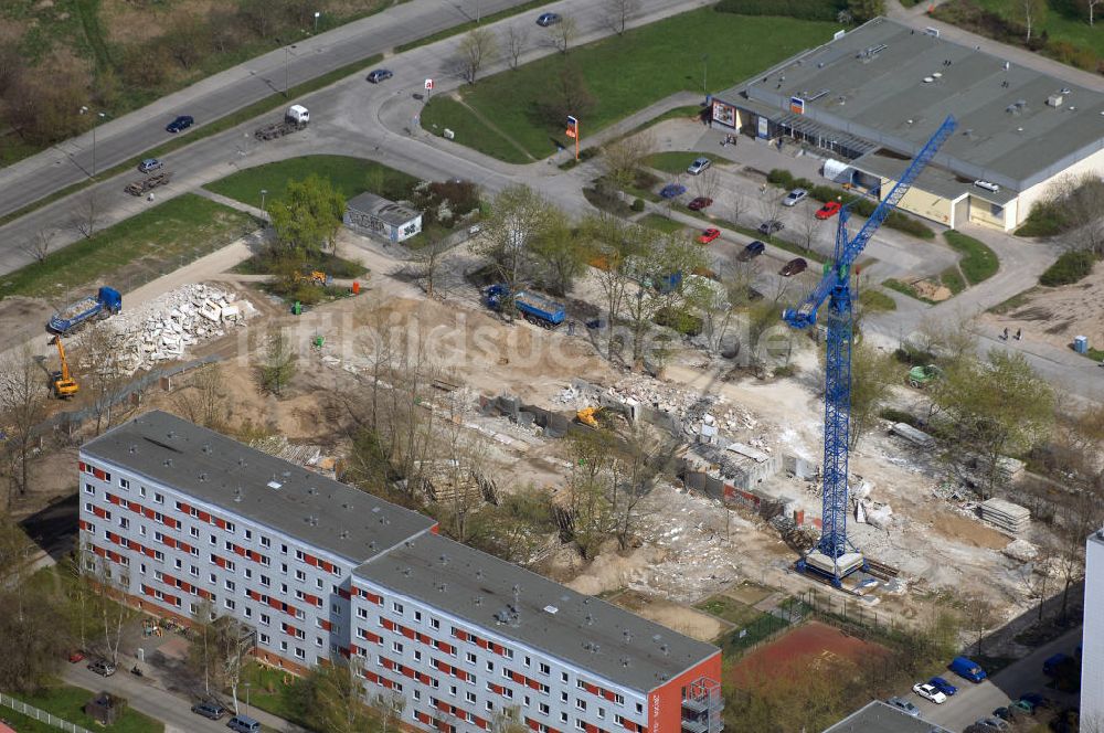 Luftbild Berlin - Blick auf einen Wohnungsrückbau in Berlin-Hellersdorf