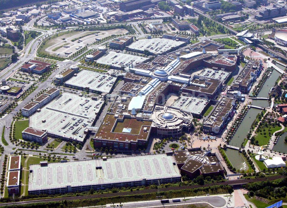 Oberhausen (Nordrhein-Westfalen) von oben - Blick auf das Einkaufs- und Eventcenter CentrO in Oberhausen