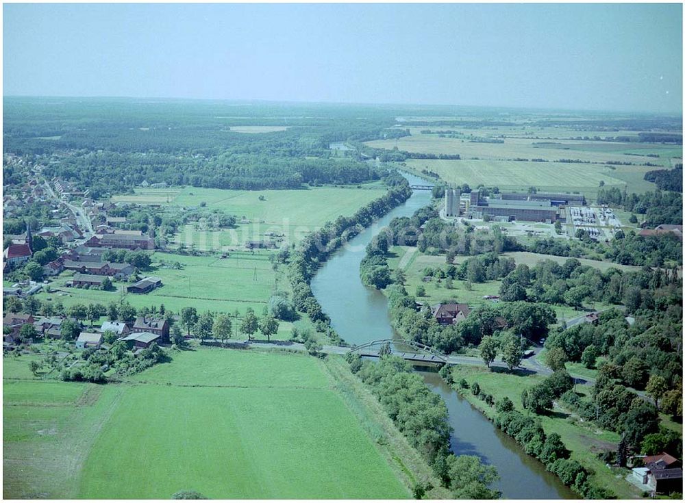 Zerben von oben - 30.07.2004, Blick auf den Elbe-Havelkanal in Zerben