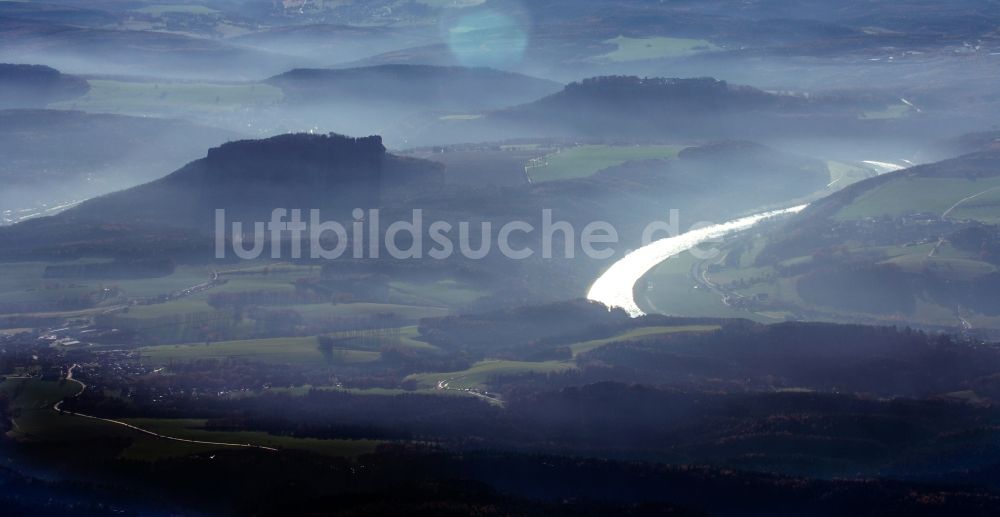 Rathen aus der Vogelperspektive: Blick auf das Elbtal der Sächsischen Schweiz im Bundesland Sachsen