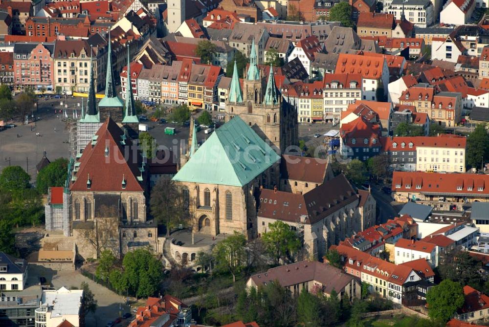 Luftaufnahme Erfurt - Blick auf den Erfurter Domberg mit Dom und Severikirche