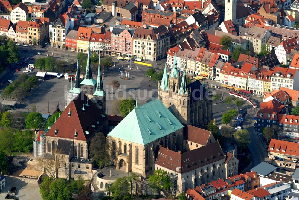 Luftbild Erfurt - Blick auf den Erfurter Domberg mit Dom und Severikirche