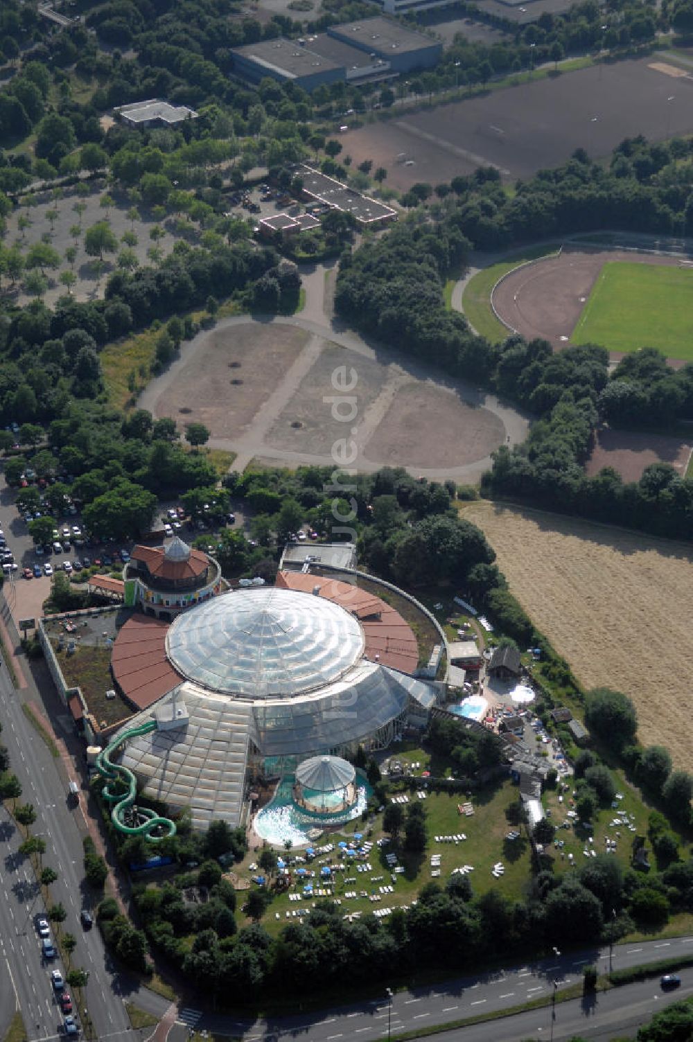 Luftbild Köln - Blick auf das Erlebnis- und Freizeitbad Aqualand in Köln