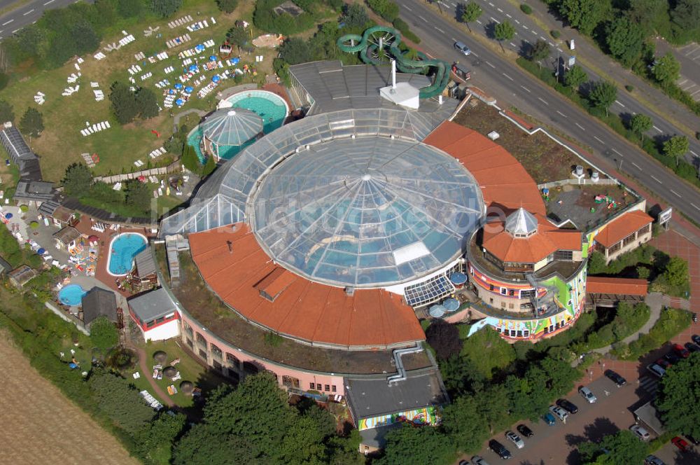 Köln aus der Vogelperspektive: Blick auf das Erlebnis- und Freizeitbad Aqualand in Köln