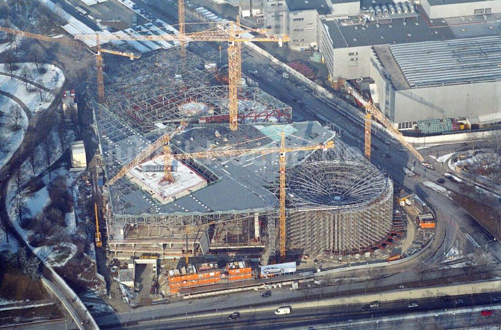 München / Bayern aus der Vogelperspektive: Blick auf die Erweiterungsbaustelle der BMW Welt