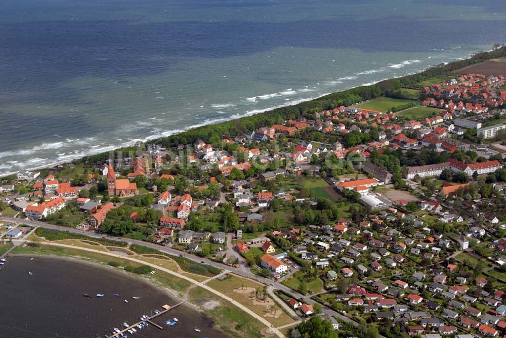 Rerik von oben - Blick auf die Erweiterungsbaustelle am Feriendorf der AWO-SANO GmbH