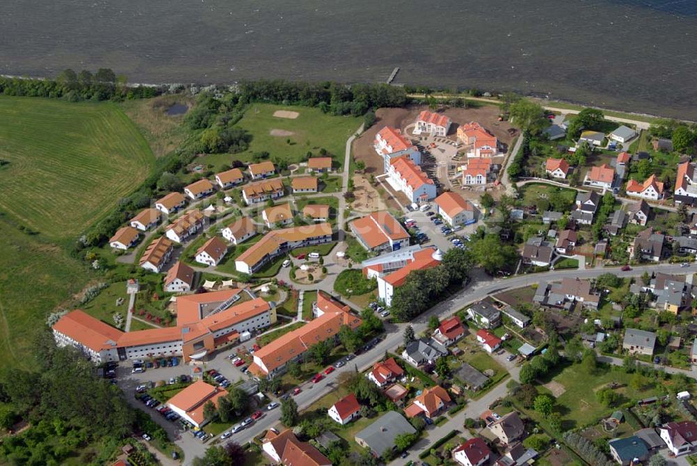 Rerik von oben - Blick auf die Erweiterungsbaustelle am Feriendorf der AWO-SANO GmbH