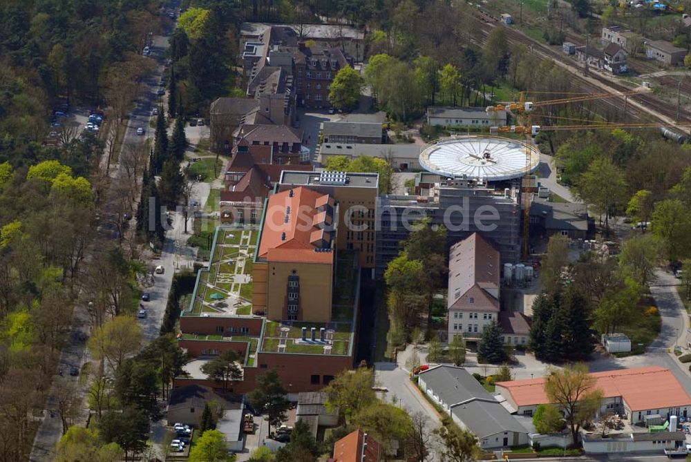 Eberswalde aus der Vogelperspektive: Blick auf die Erweiterungsbaustelle des Klinikum Barnim GmbH, Werner Forßmann Krankenhaus