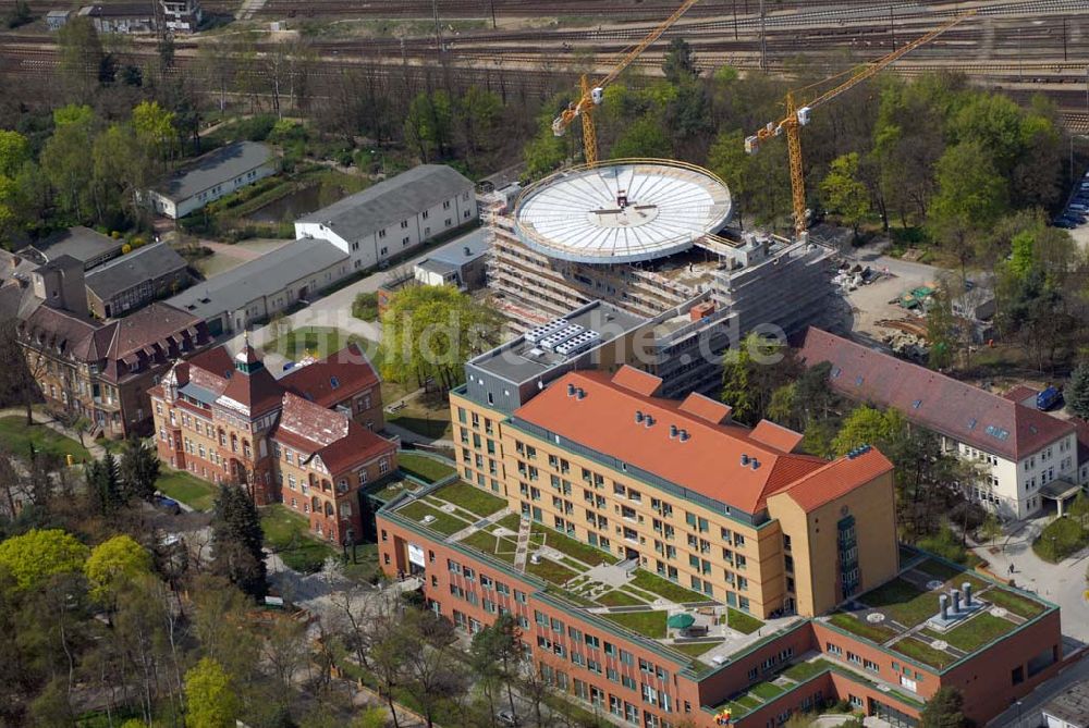 Luftbild Eberswalde - Blick auf die Erweiterungsbaustelle des Klinikum Barnim GmbH, Werner Forßmann Krankenhaus