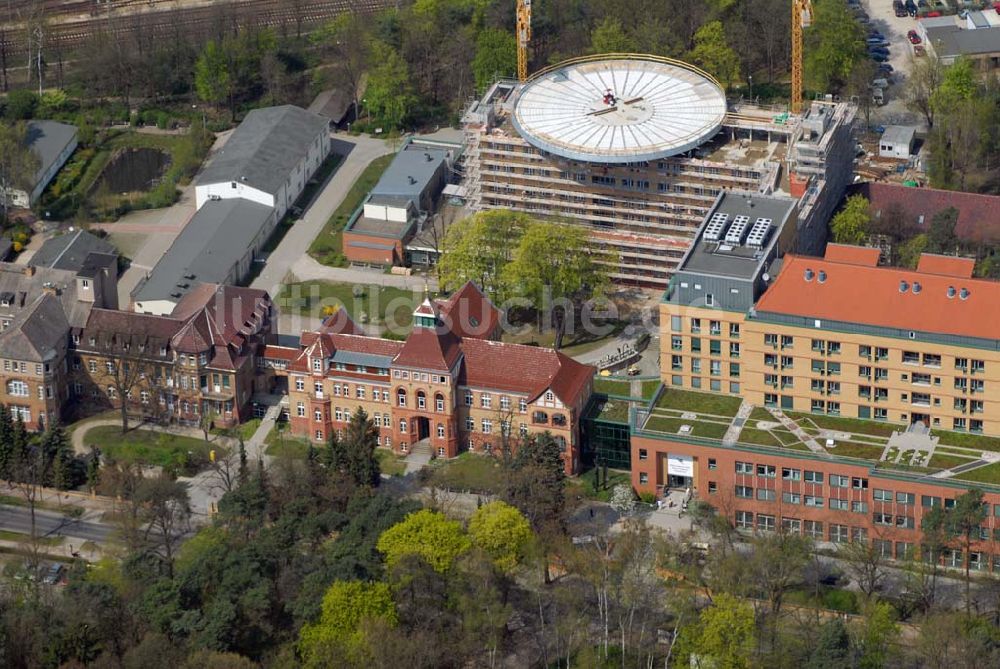 Eberswalde aus der Vogelperspektive: Blick auf die Erweiterungsbaustelle des Klinikum Barnim GmbH, Werner Forßmann Krankenhaus