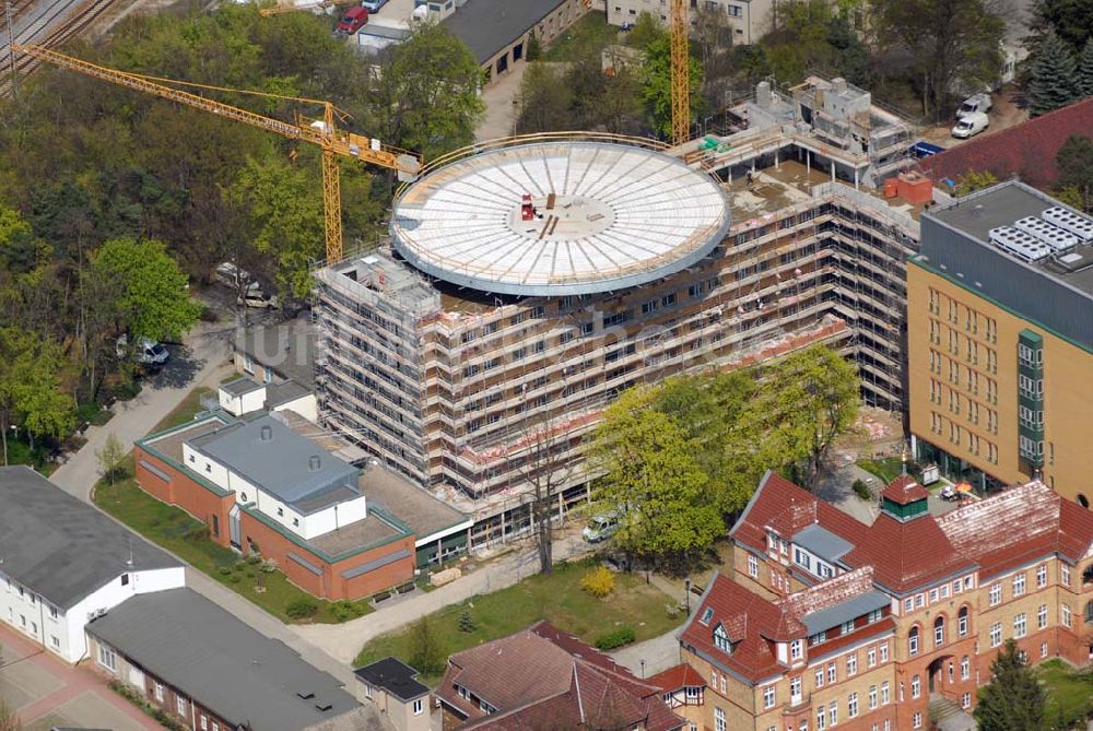 Eberswalde aus der Vogelperspektive: Blick auf die Erweiterungsbaustelle des Klinikum Barnim GmbH, Werner Forßmann Krankenhaus