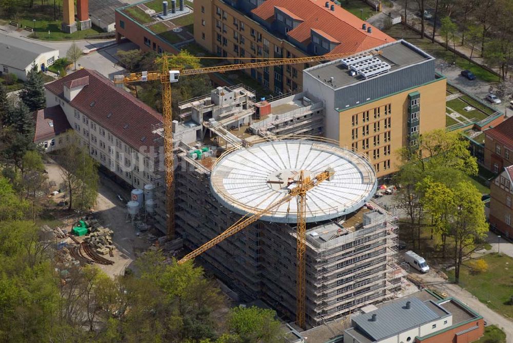 Eberswalde aus der Vogelperspektive: Blick auf die Erweiterungsbaustelle des Klinikum Barnim GmbH, Werner Forßmann Krankenhaus