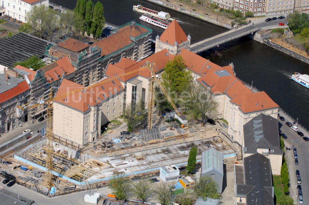 Berlin von oben - Blick auf die Erweiterungsbauten des Museumsvirtels in Berlin-Mitte