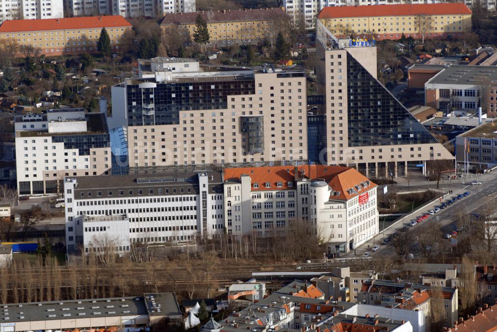 Luftaufnahme Berlin - Blick auf das Estrel Hotel Berlin