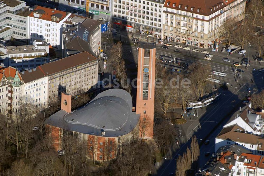 Luftaufnahme München - Blick auf die evangelische Bischofskirche St. Matthäus