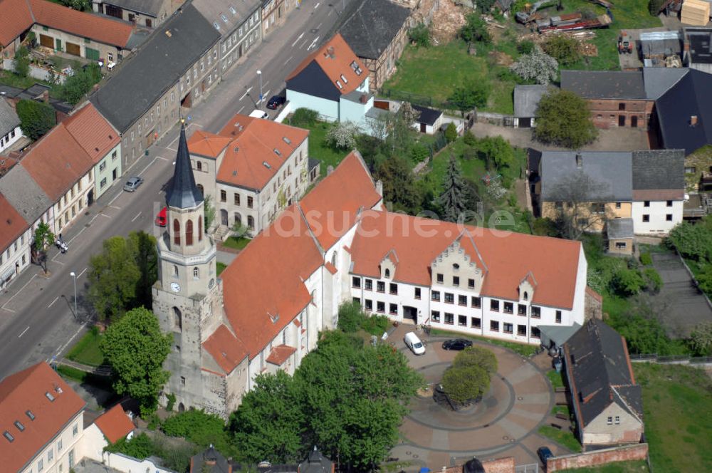 Coswig (Anhalt) aus der Vogelperspektive: Blick auf die Evangelische Kirche in Coswig (Anhalt)