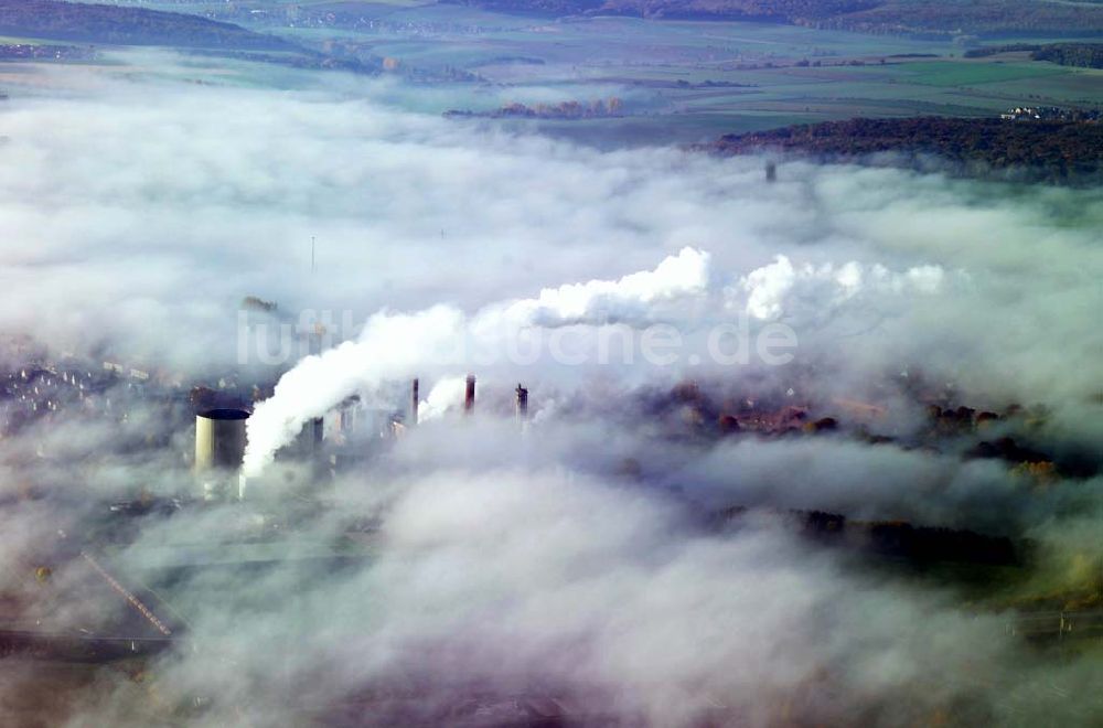 Luftaufnahme Schladen - Blick auf die Fabrik von Nordzucker in Schladen bei Nebel