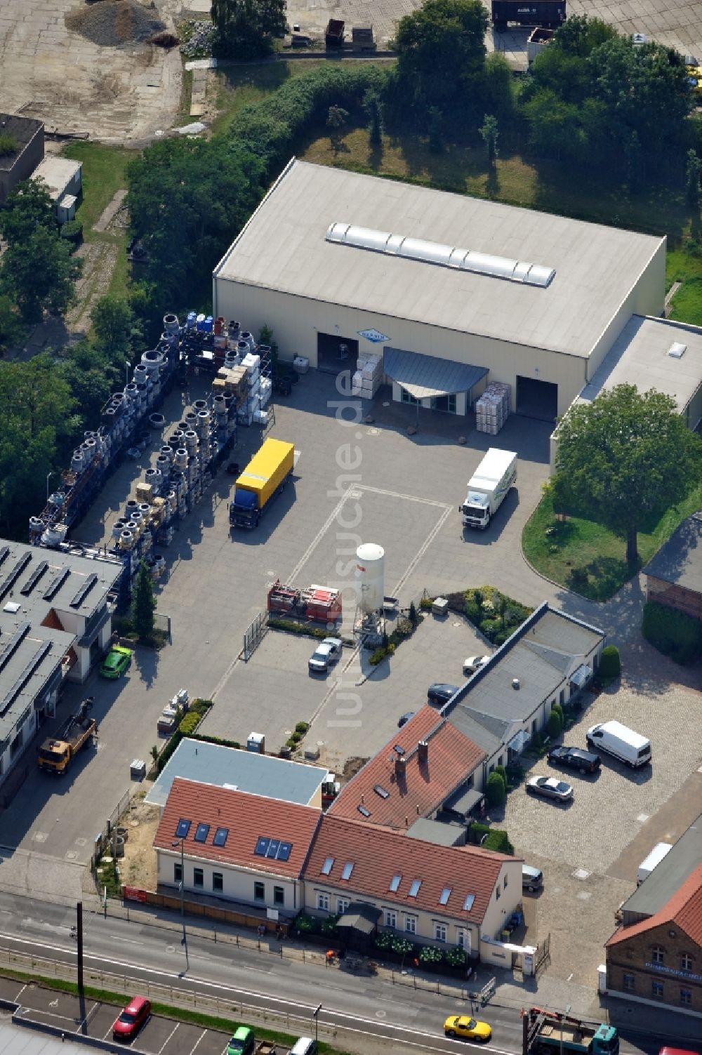 Berlin von oben - Blick auf das Fachgeschäft Pegel für Pumpenanlagen in Mahlsdorf in Berlin.