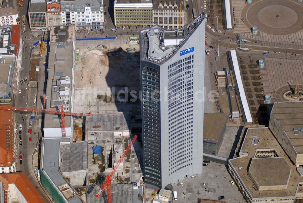 Leipzig aus der Vogelperspektive: Blick auf die fast abgeschlossenen Abrissarbeiten der alten Mensa der Leipziger Universität am MDR-Hochhaus in Leipzig.