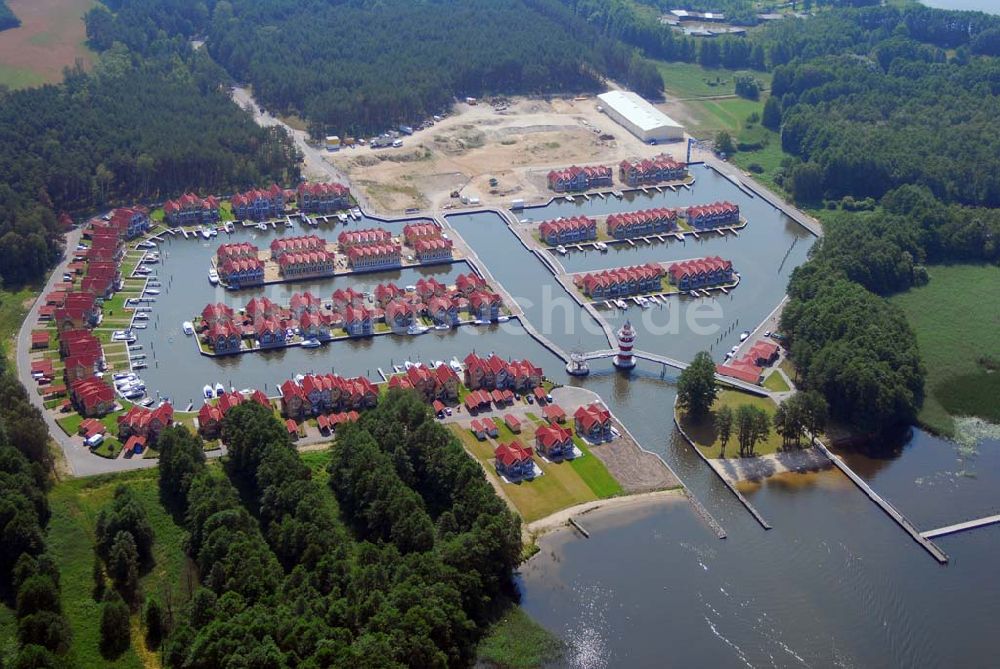 Luftbild Rheinsberg - Blick auf das fast fertige Hafendorf Rheinsberg