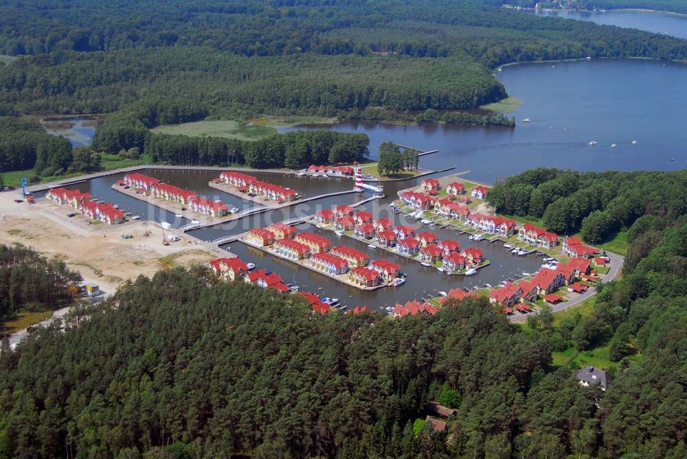 Luftaufnahme Rheinsberg - Blick auf das fast fertige Hafendorf Rheinsberg