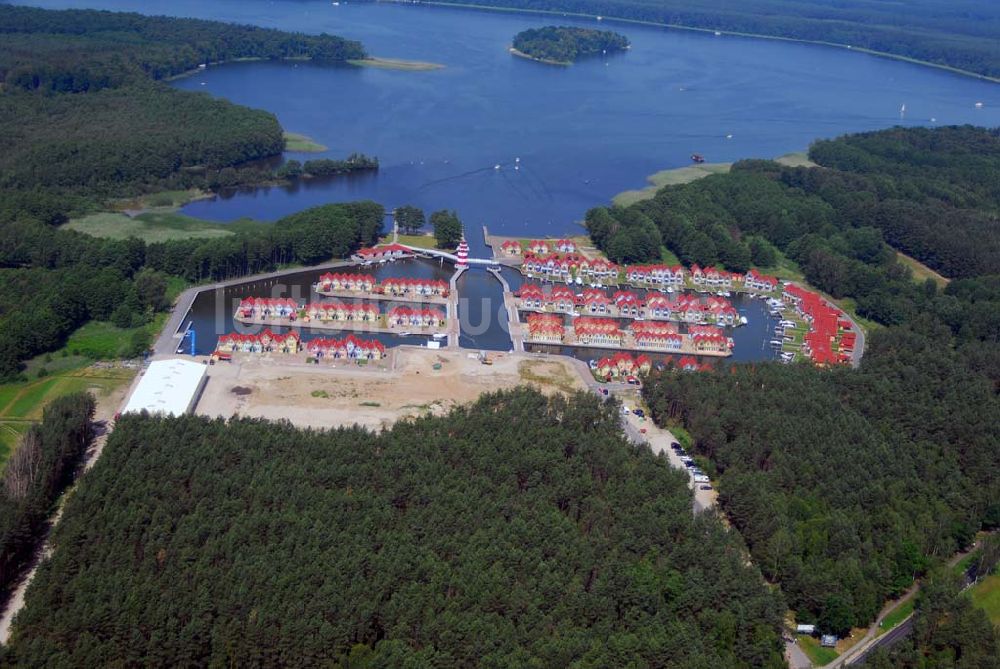 Luftaufnahme Rheinsberg - Blick auf das fast fertige Hafendorf Rheinsberg