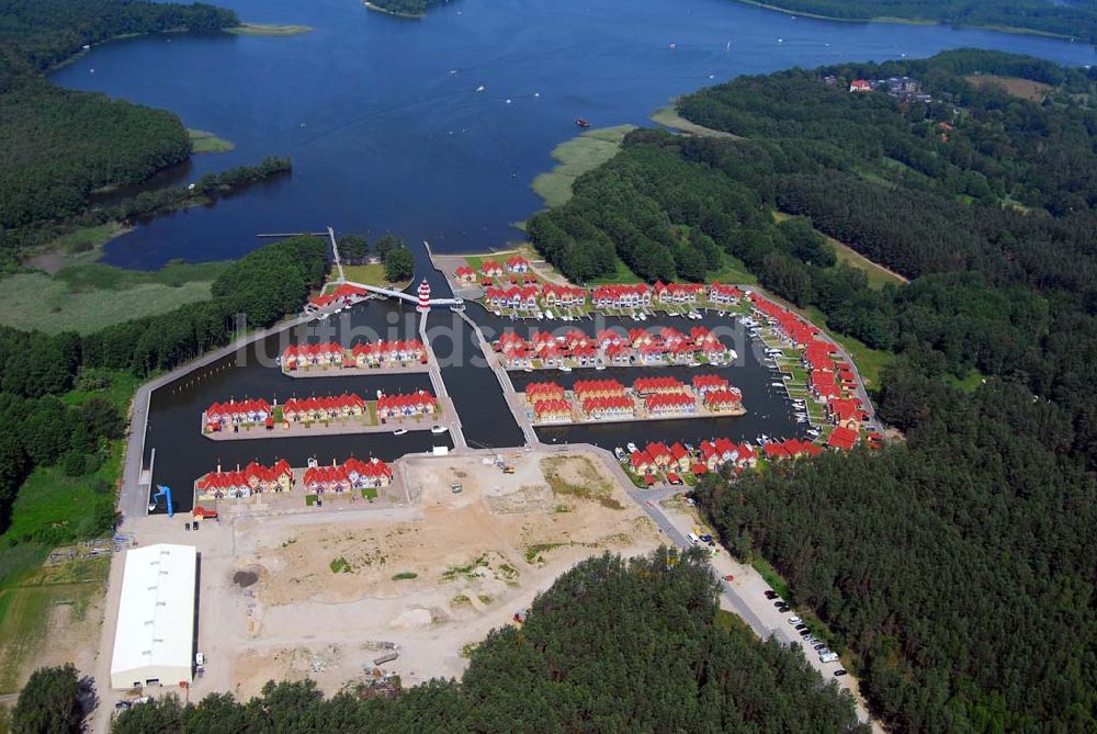 Luftaufnahme Rheinsberg - Blick auf das fast fertige Hafendorf Rheinsberg