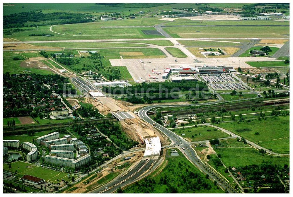 Luftbild Schönefeld - 08.06.2005 Blick auf die fertig gestellte Zufahrtbrücke